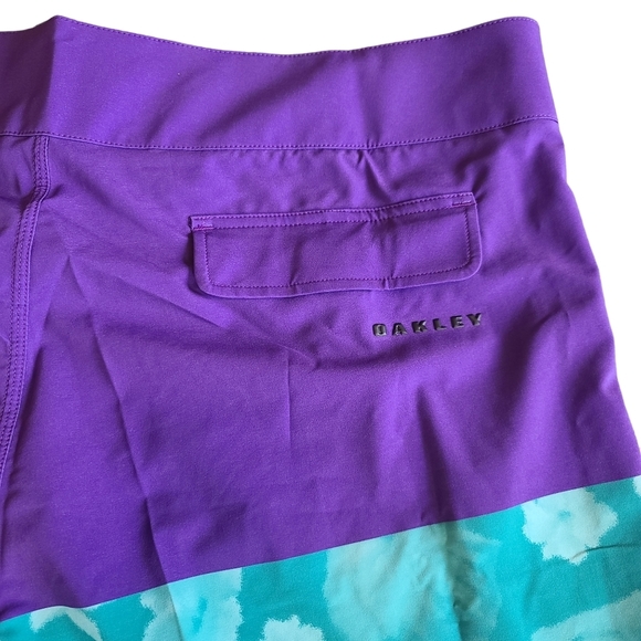 Oakley Performance Fit Color Block Board Shorts Swim Trunks Size 40 NWT - Picture 4 of 5